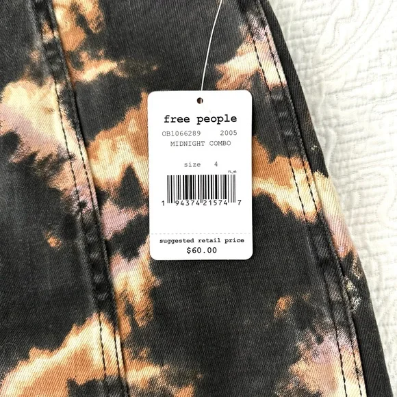 FREE PEOPLE NWT Tie Dye Zipper Back Mini Skirt Sz 4 - Picture 6 of 10